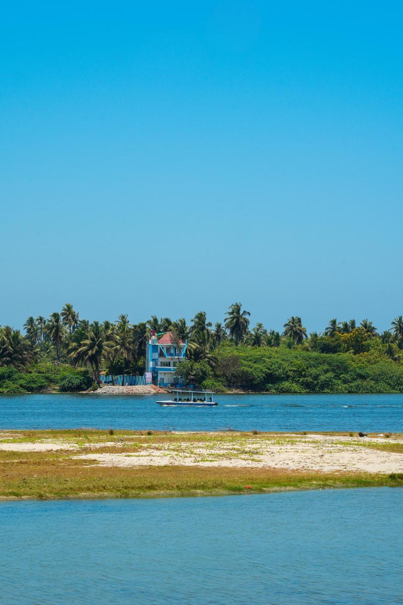Victoria'S River View Resort Pondicherry Exterior photo